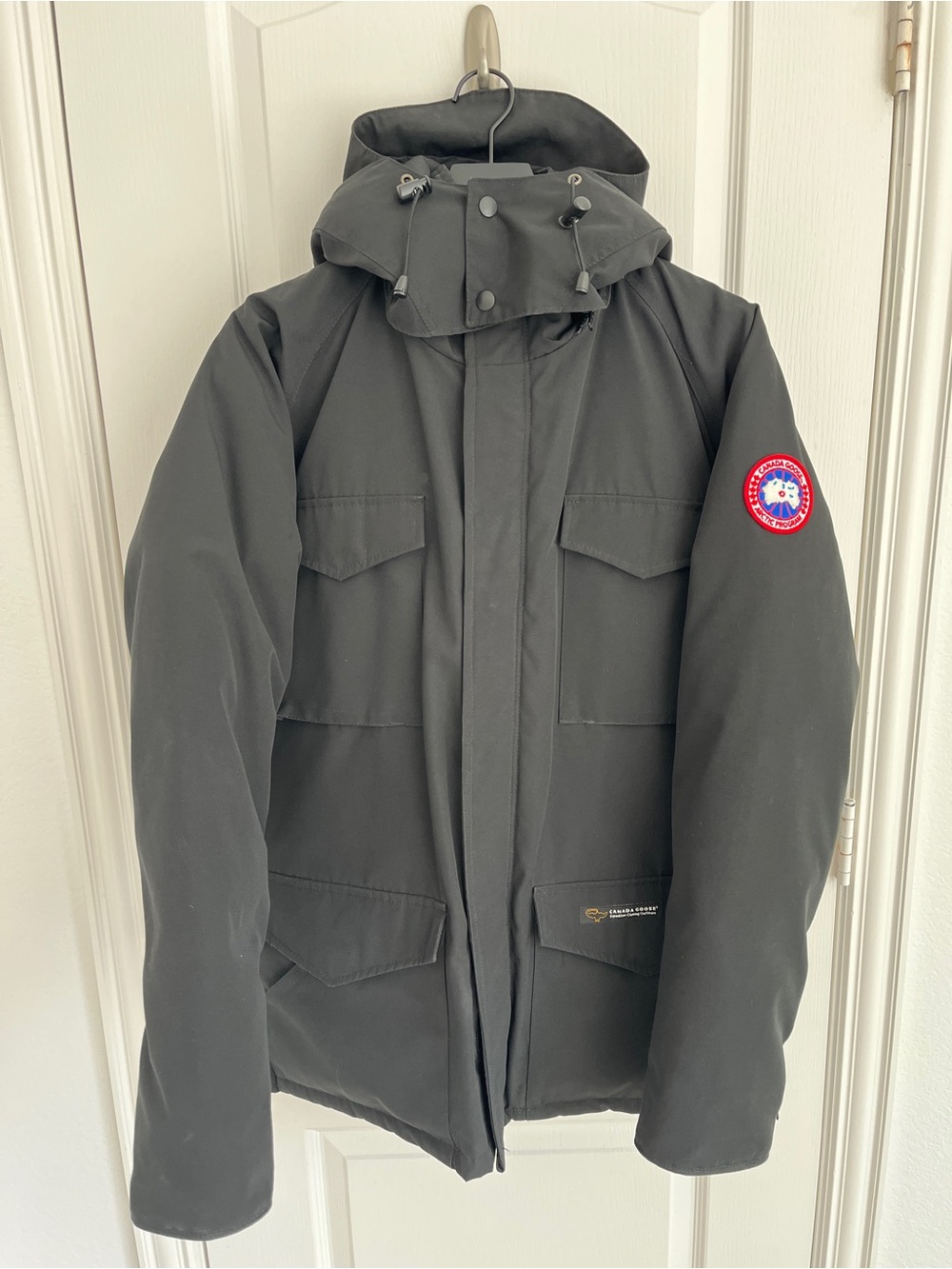 Canada Goose Black Men’s Medium Hooded Constable Puffer Jacket
